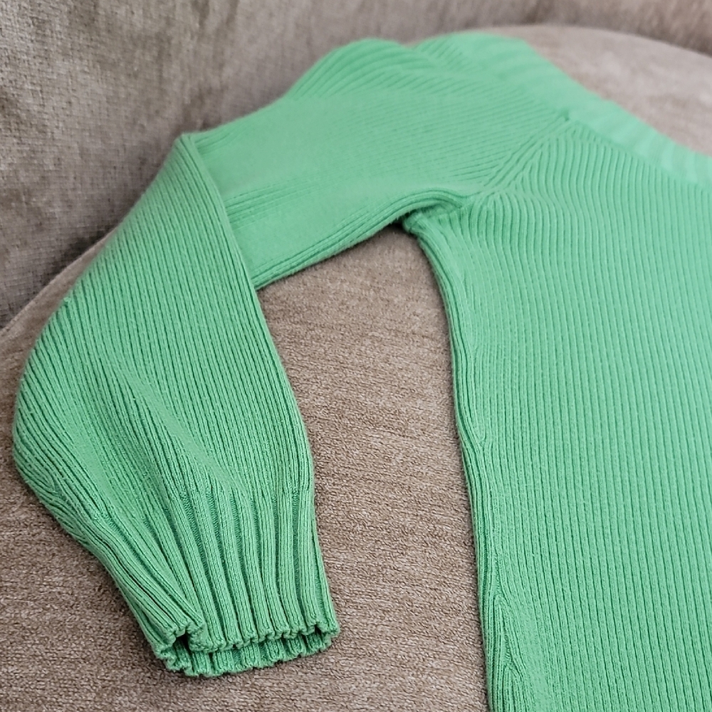Green Ribbed Pinup Style Cartigan Sweater - Picture 6 of 12